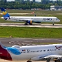 Eurowings - Airbus A320-214 - D-AIZU<br />Condor - Boeing 757-330(WL) - D-ABOI mit "Herz" Logo blau<br />DUS 14.5.2019 15:16 - Besucherterrasse