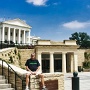 State Capitol Richmond - Erbaut von 1785-98, immer noch das erste Capitol, erstaunlicherweise nie abgebrannt.<br />Seit 2007 hat das Capitol ein neues Visitor Center, mit Durchleuchtung von Mensch und Gepäck.<br />Volker's 42. Capitol